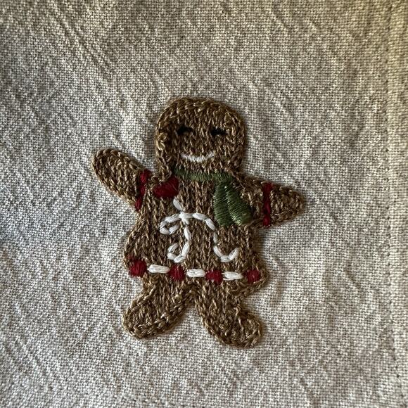 Potterybarn Gingerbread Embroidered Napkins Set of 4 20x20 - Picture 4 of 8